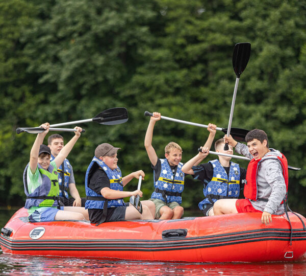 zajęcia na pontonach na wycieczce szkolnej przygoda