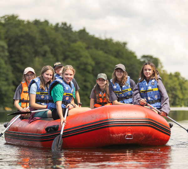 wyprawa na pontonach na wycieczce szkolnej